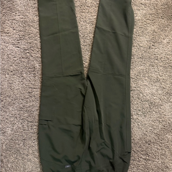 Women’s Moss Kade Scrub Pants - Picture 2 of 3